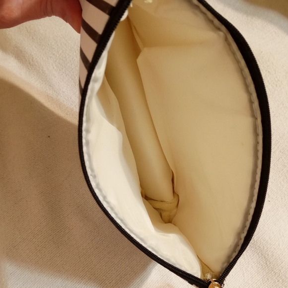 Silly Obsessions Cosmetic Bag & Clam Shell Vanity Mirror For Mom - Picture 14 of 15